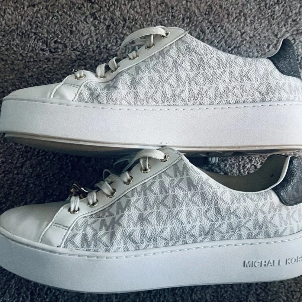 Michael Kors Cream & White Sneakers Classic Design